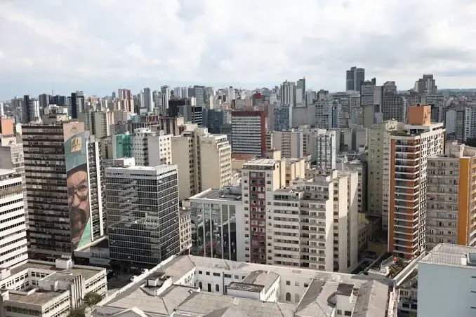 Márcio Rachkorsky explica limites para negócios em apartamentos.webp
