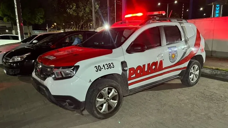 Militares foram acionados para conter briga entre vizinhos no Condomínio Artemísia, em Maceió.webp