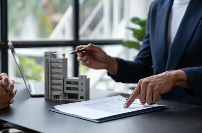 Advocacia condominial exige independência, contratação direta e transparência