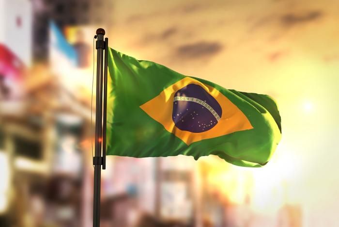 Bandeira nacional em condomínios: Aspectos legais