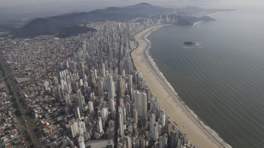 A Incrível vista do Senna Tower: Lançado o maior prédio residencial do mundo em Balneário Camboriú, com cobertura avaliada em R$ 300 milhões