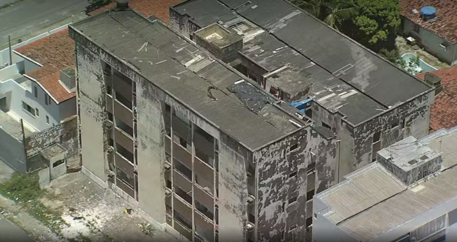 Quase 12 mil famílias ainda aguardam indenização por prédios com risco de desabamento em Pernambuco