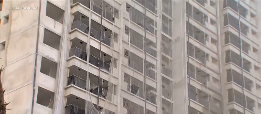 Obra de construtora gera danos e revolta moradores de condomínio na Vila Guilhermina, em São Paulo