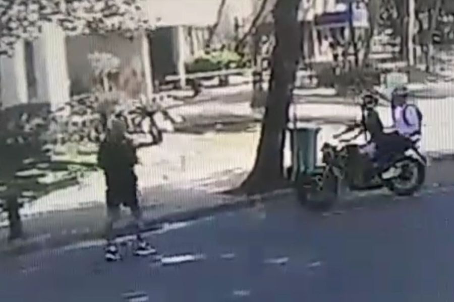 Criminosos invadem condomínio de luxo e assaltam morador na Barra da Tijuca