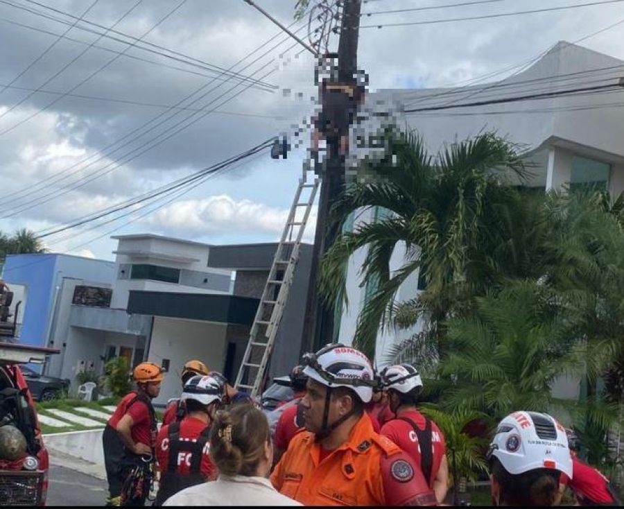 Eletricista morre eletrocutado ao subir em poste dentro de condomínio em Manaus