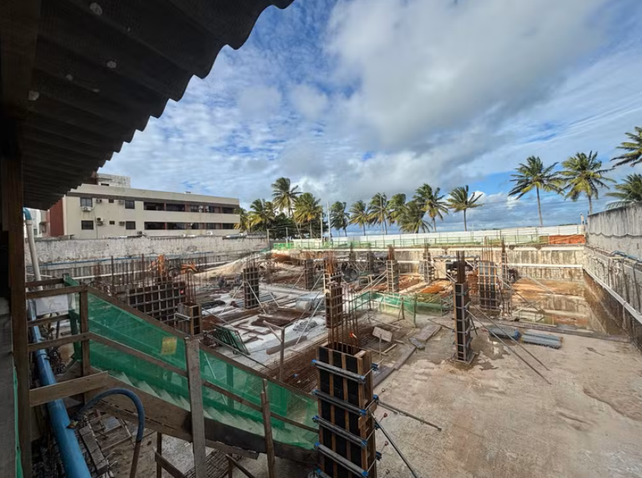 Justiça suspende construção de prédio de luxo por violar altura máxima na orla de Cabedelo (PB)