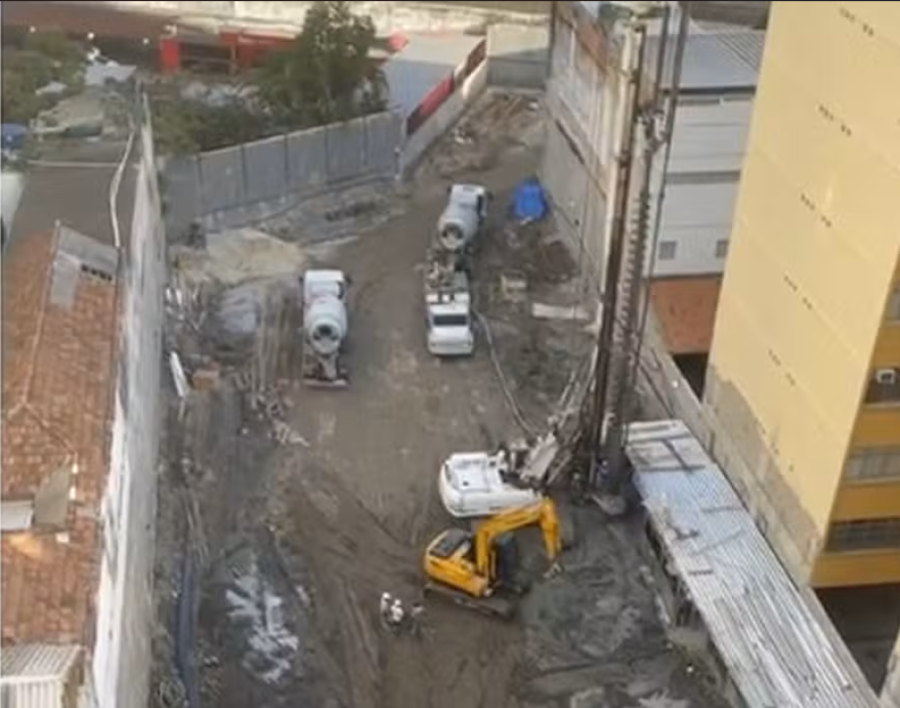 Barulho, poeira e multas marcam obra de condomínio no catete e geram revolta entre moradores