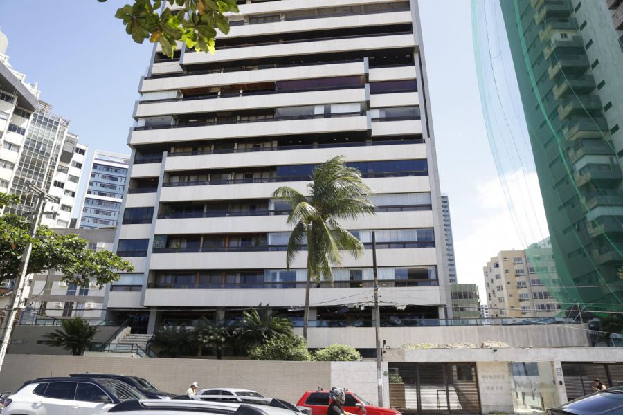 Tragédia em prédio de luxo: trabalhador morre ao cair do 5º andar durante manutenção no Recife