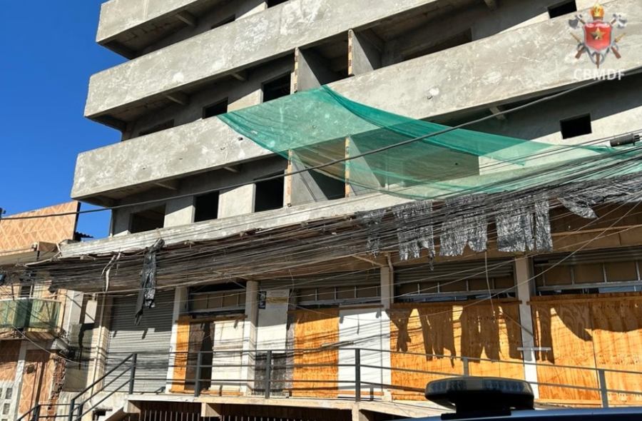 Tragédia em obra: homem morre ao cair em fosso de elevador em prédio em construção no DF