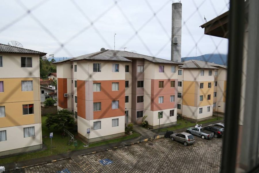 Justiça suspende proibição e síndica volta a circular livremente em condomínio de Natal (RN)