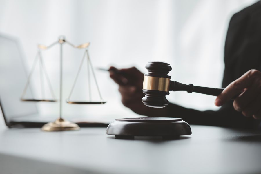 Condomínio entra com ação contra administradora, mas esquece cláusula arbitral e processo é extinto