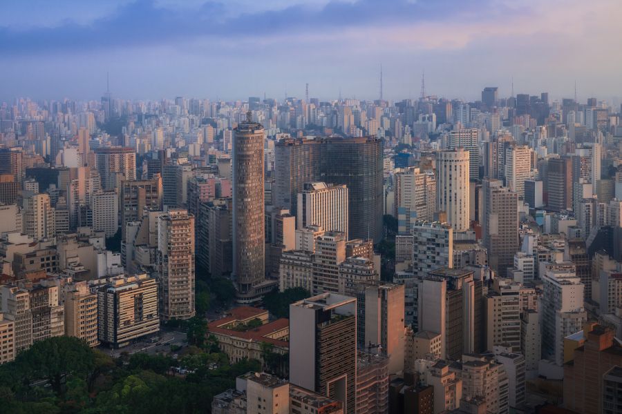 Condomínio é condenado por falta de fiscalização sobre terceirizada que encerrou atividades