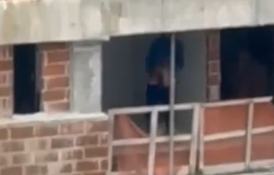 Funcionário é filmado se masturbando em obra e mulher denuncia importunação