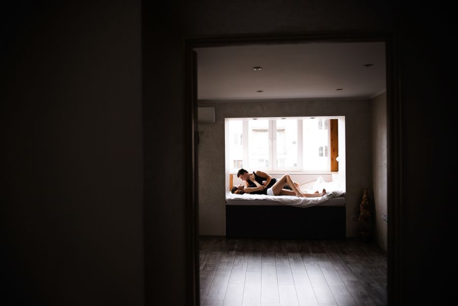Condomínio em SC causa polêmica ao supostamente proibir relações sexuais após as 22h