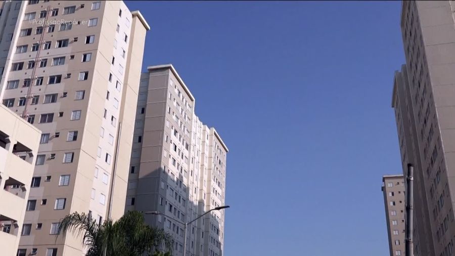 Conflitos extremos entre vizinhos em condomínio de SP incluem bombas no corredor e briga com delegacia