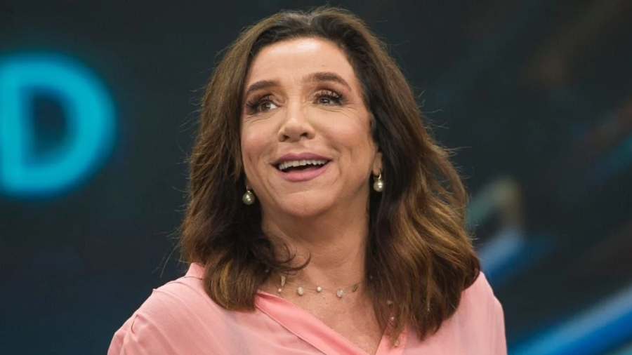 Marisa Orth relembra perrengue em condomínio e afirma: “Seria uma síndica mandona, mas democrática”