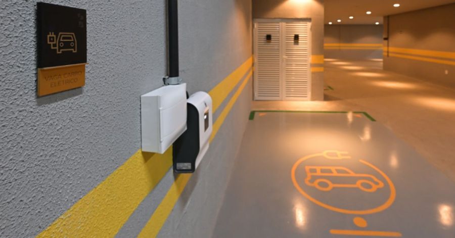 Condomínios têm cinco meses para se adequar a novas regras de carregadores elétricos