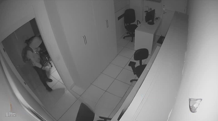 Homem invade administração de condomínio em Guarulhos, provoca explosão e incêndio durante a madrugada