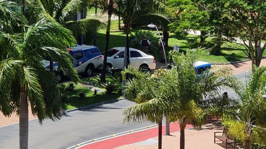 Veículo elétrico é furtado dentro de condomínio de luxo em Salvador