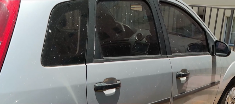 Detritos de obra atingem carros de moradores e geram prejuízos em condomínio na Grande São Paulo