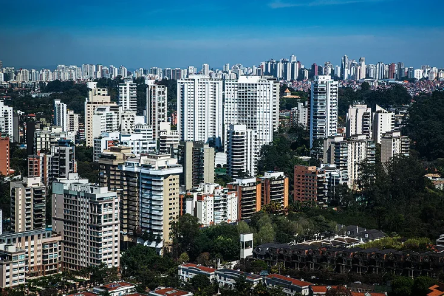 Vendas de apartamentos recuam no 3º trimestre de 2025 e estoques do Mercado Imobiliário crescem