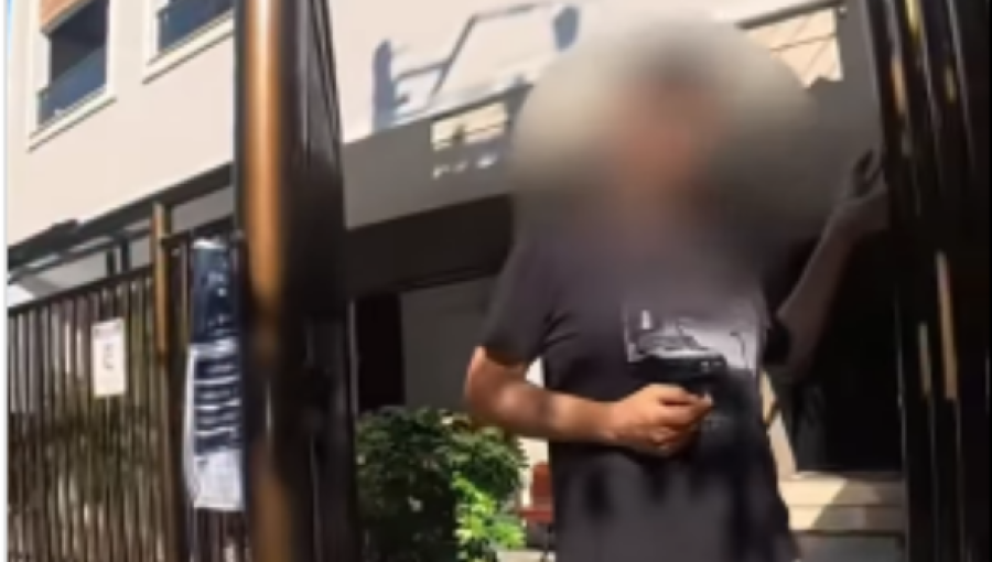 Motoboy registra clientes que exigem entrega no apartamento: conflito entre regras e conveniência