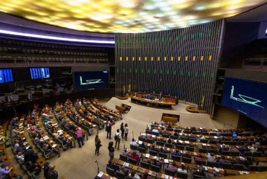 Comissão aprova tarifa social de energia para áreas comuns de prédios populares