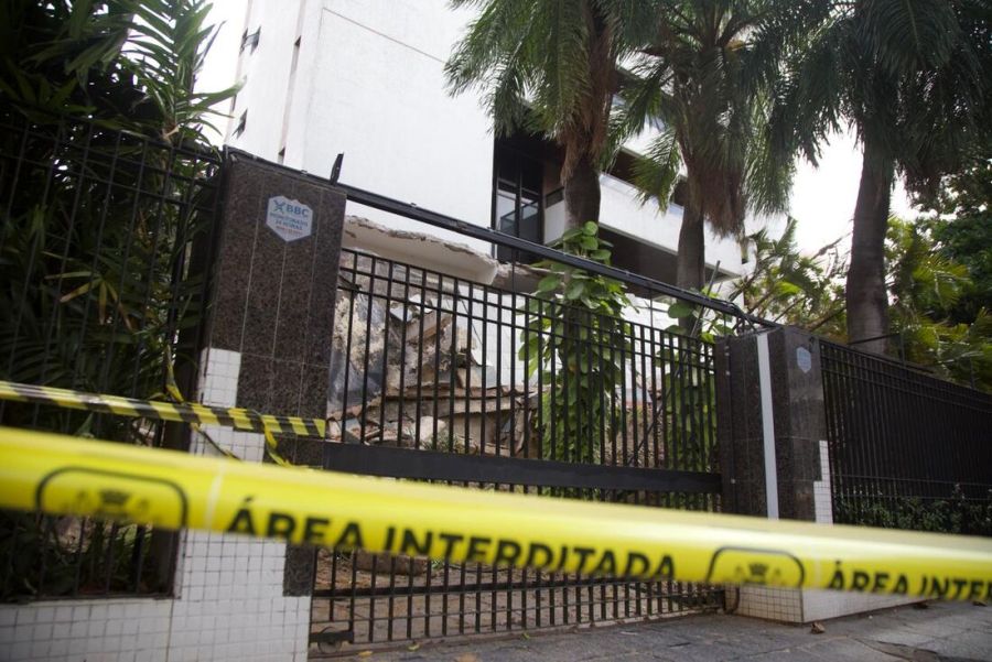 Desabamento parcial de prédio no Espinheiro acende alerta sobre manutenção e segurança estrutural em edificações