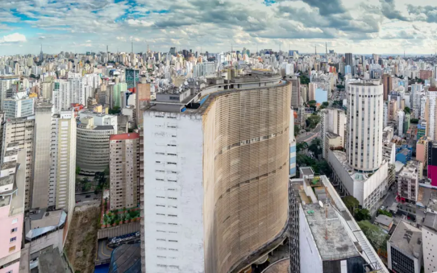 Disputa sobre Airbnb transforma o edifício Copan em foco de conflito condominial em São Paulo