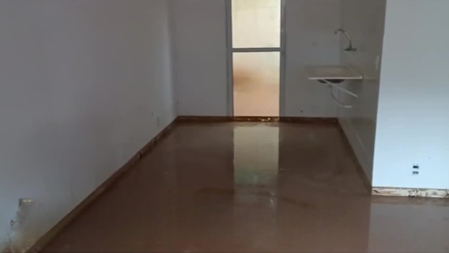 Condomínio em Cotia (SP) sofre com alagamentos e revolta moradores por falhas de drenagem