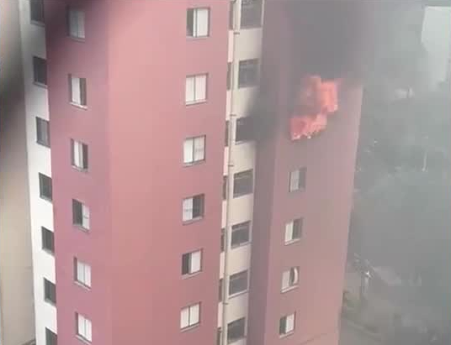 Homem incendeia próprio apartamento em São Paulo após discussão com companheira