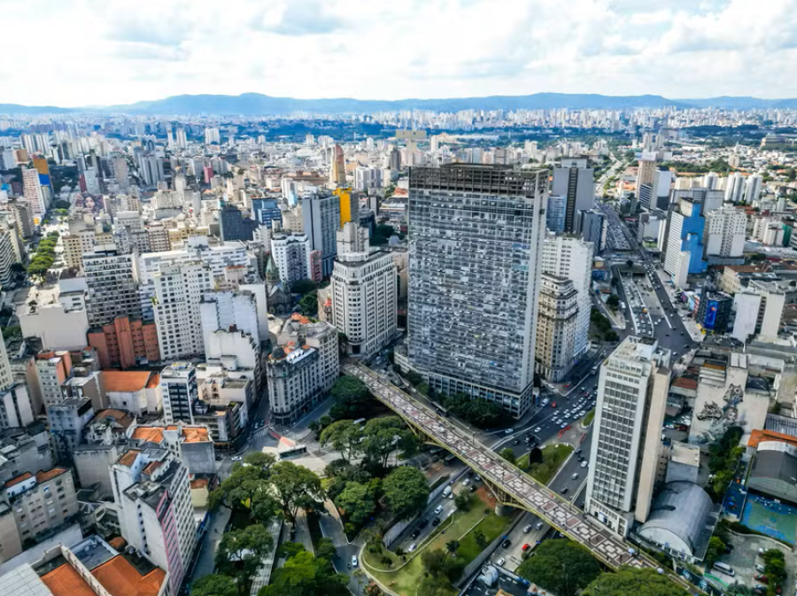 Taxa de condomínio já compromete mais de 50% do salário mínimo nos principais centros urbanos brasileiros