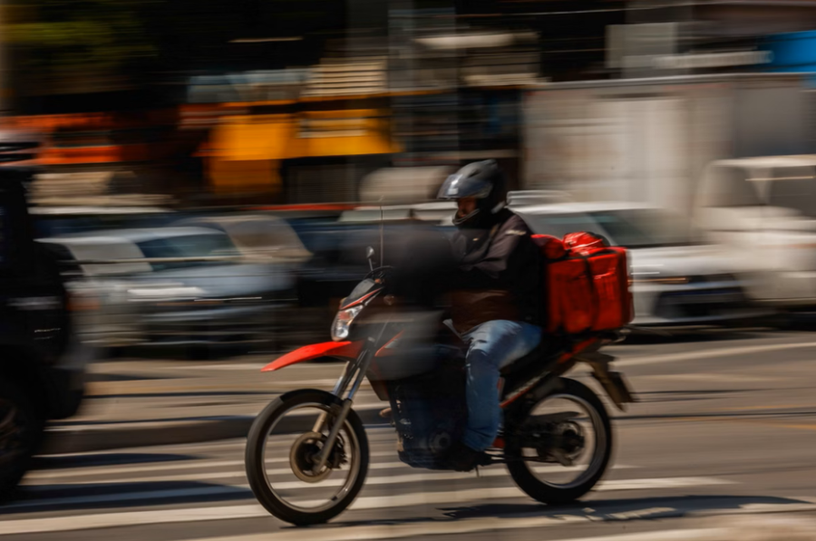 Vereadores analisam projeto que cria novas regras para entregas em condomínios de Belo Horizonte