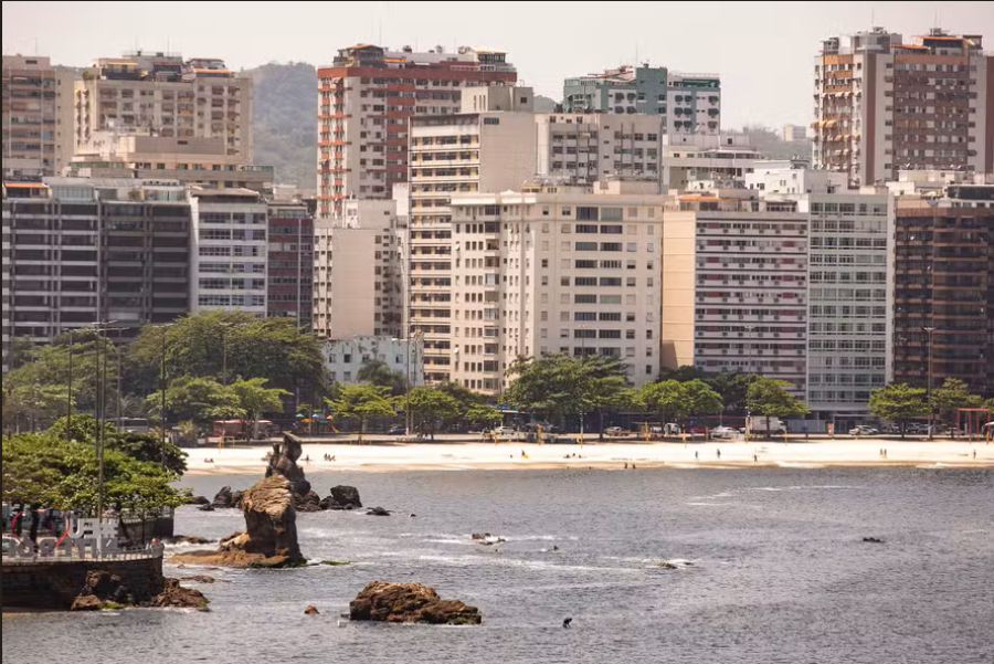 Máfia dos condomínios segue atuando em Niterói e levanta alerta sobre abusos e perda de imóveis