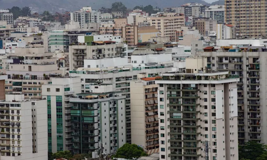 Queda dos juros anima mercado imobiliário e projeta novo ciclo de crescimento no Brasil