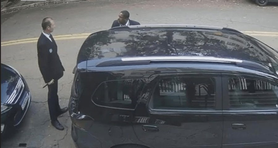 Vídeo mostra momento em que segurança é morto por colega dentro de prédio em São Paulo