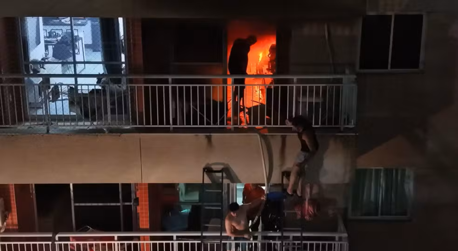 Incêndio atinge apartamento após falha em ar-condicionado em Fortaleza