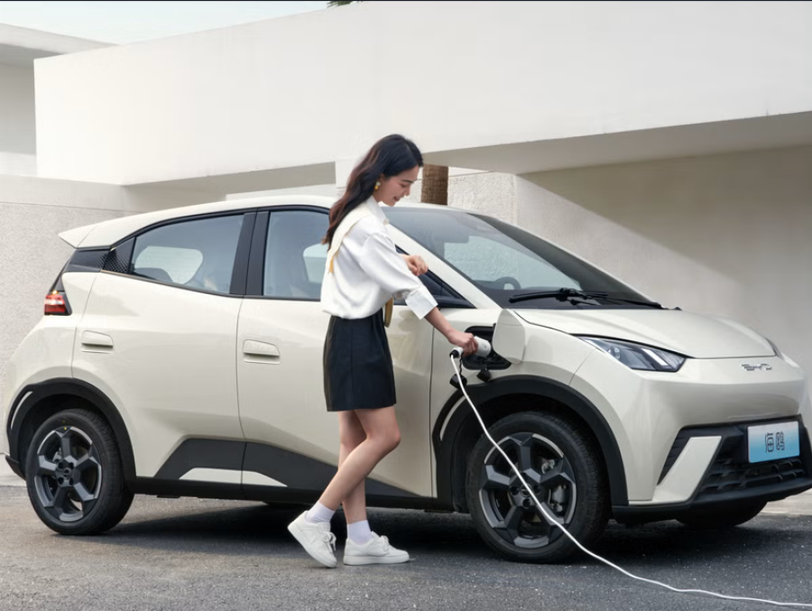 O carro mais vendido do país é 100% elétrico - e está chegando ao seu condomínio