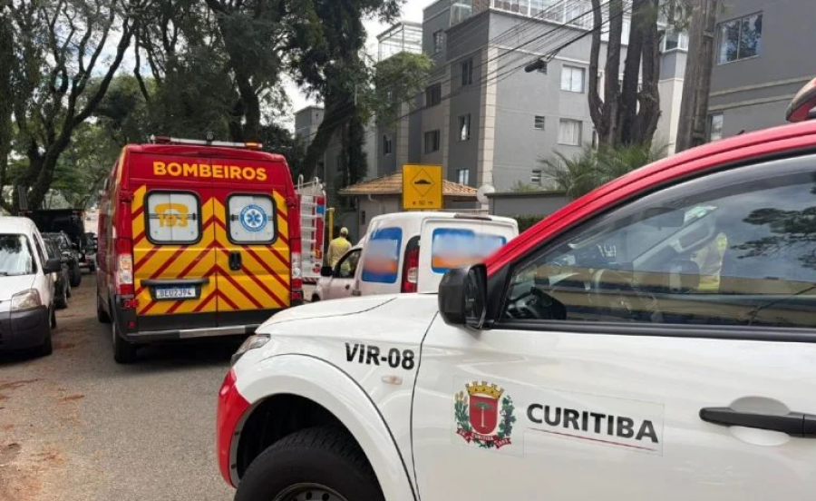 Explosão em forno de apartamento deixa mulher com queimaduras em Curitiba e mobiliza bombeiros