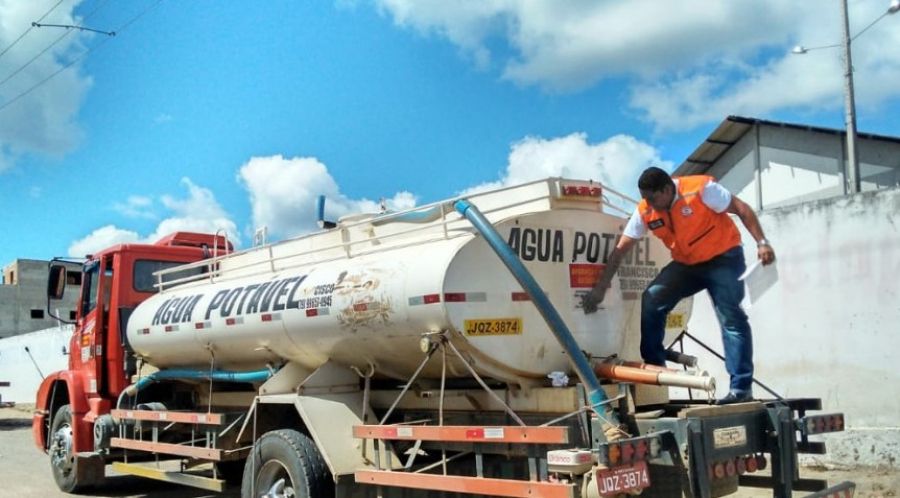 Condomínios de aracaju recebem orientação sobre contratação de carros-pipa