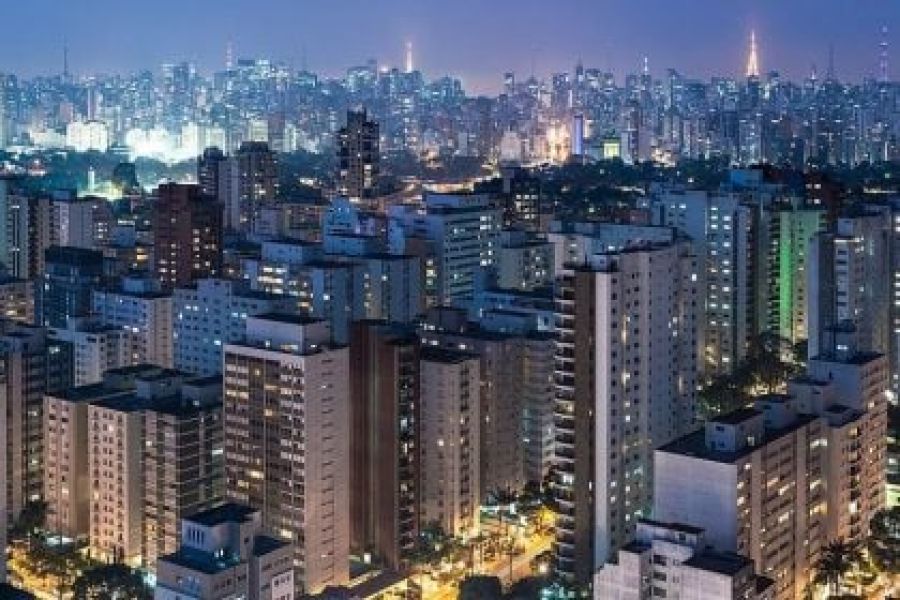 Aluguel por temporada em condomínios gera conflitos e exige regras claras, explica especialista
