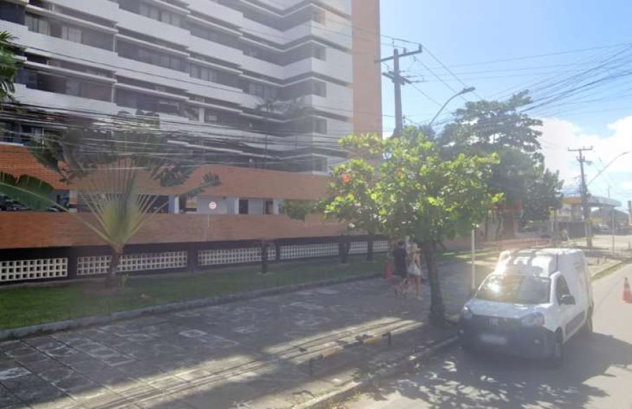 Mulher é salva de agressões após gritos em condomínio na Ponta Verde