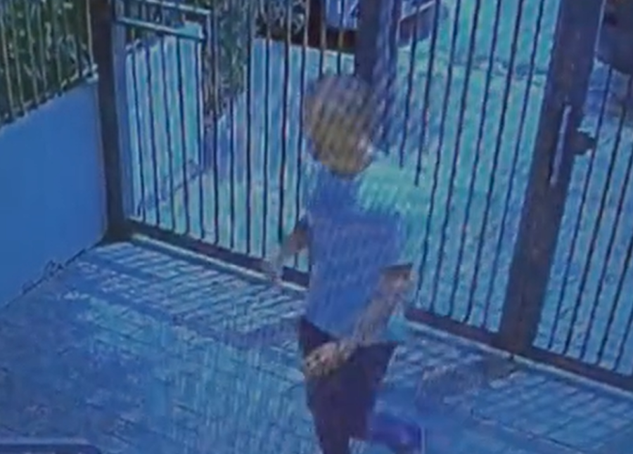 Homem invade condomínio e rouba joias de idosa em SP