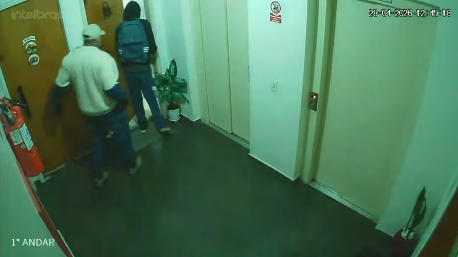 Quadrilha invade condomínio com ajuda de morador e funcionária na Grande São Paulo