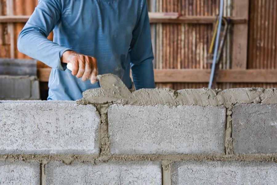 Construtora é condenada a indenizar casal após interdição de prédio por risco estrutural