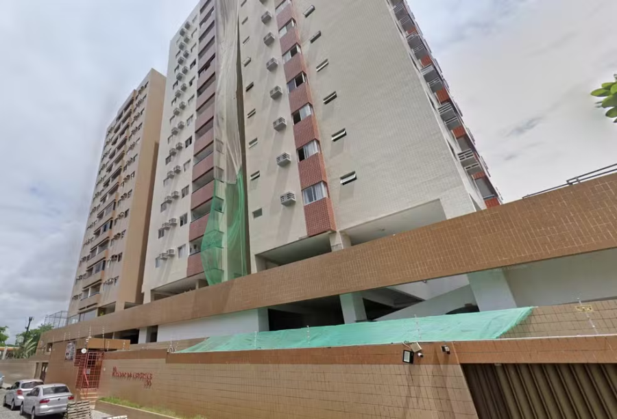 Condomínio é condenado por danos após lixo ser jogado em loja vizinha