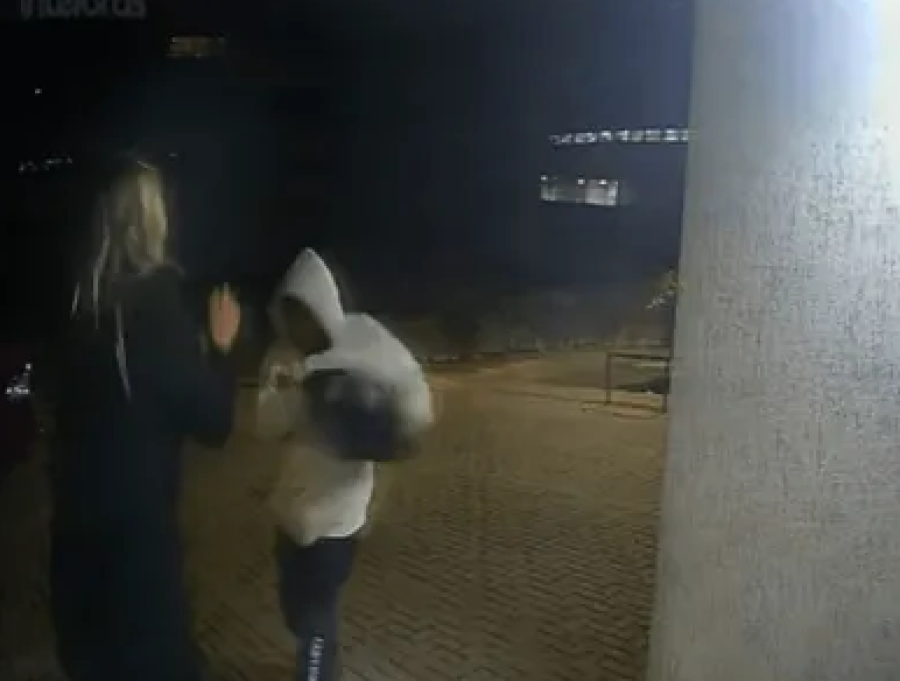 Promotora de eventos é assaltada na portaria de condomínio em Curitiba