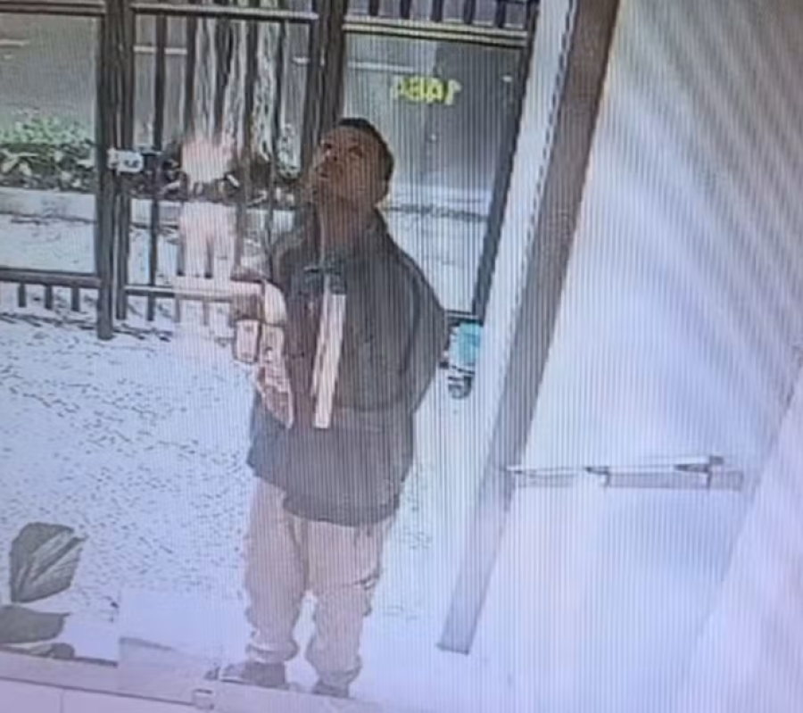 Criminoso invade prédio em Ipanema e furta bicicletas e veículos da garagem