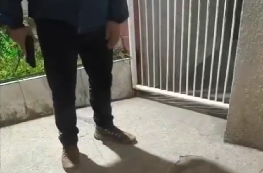 Porteiro saca arma durante discussão com entregador em condomínio e caso gera repercussão no RJ