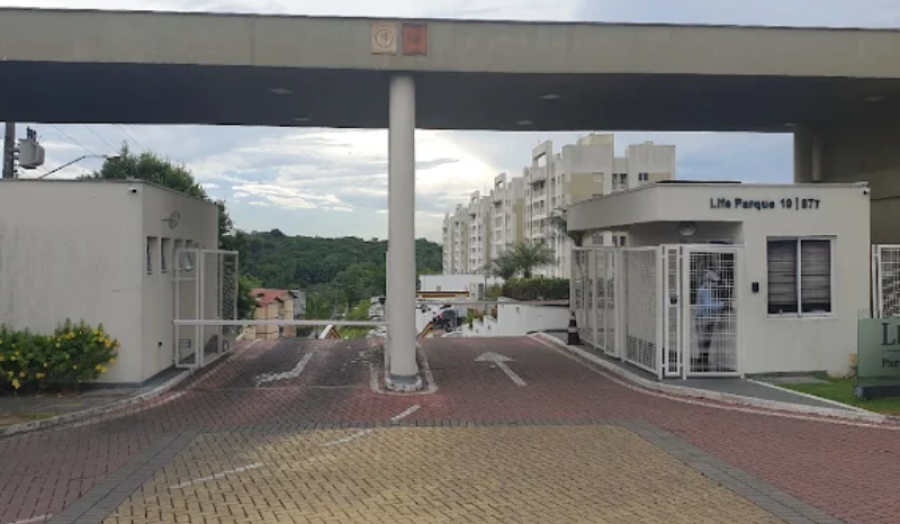 Menino de 11 anos morre após cair do quinto andar de condomínio em Manaus